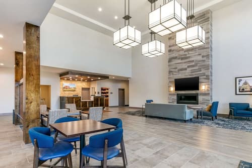 Comfort Suites North Tupelo, Lobby