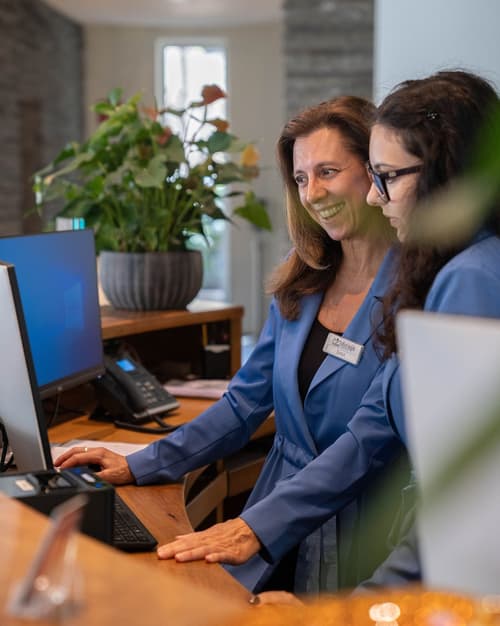 Lake Front Hotel Mirage, Reception