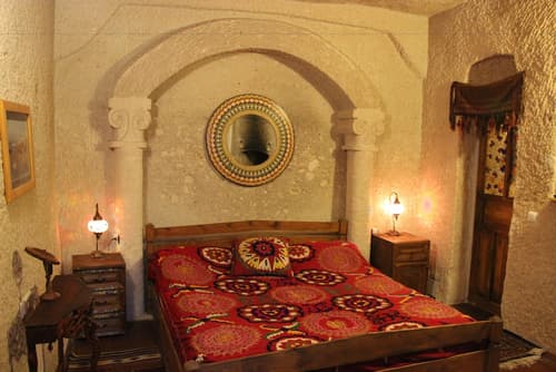 Kismet Cave House, Room