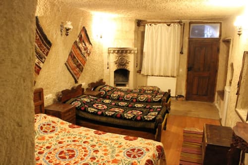 Kismet Cave House, Room