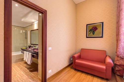 Augusta Lucilla Palace, Room