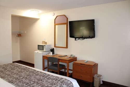 Scottish Inn, Room