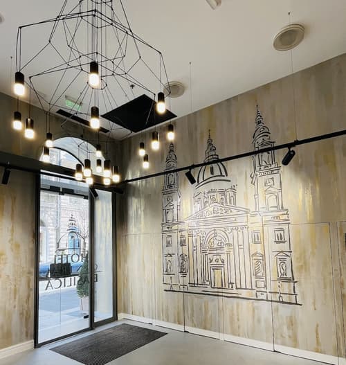 Hotel Central Basilica, Interior entrance