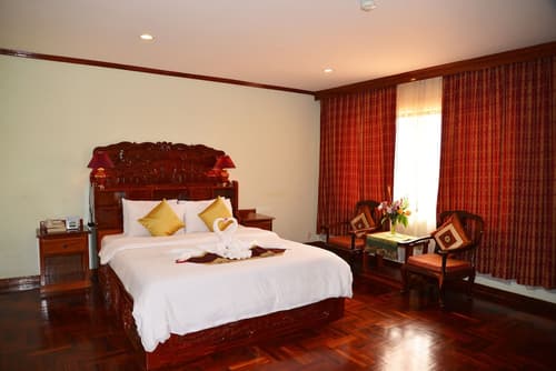 Angkor Hotel, Room