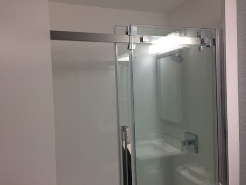 Days Inn by Wyndham Kingston, Room