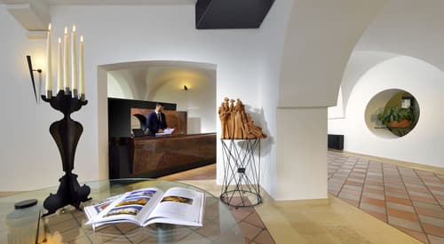 Grand Hotel Masseria Santa Lucia, Concierge desk