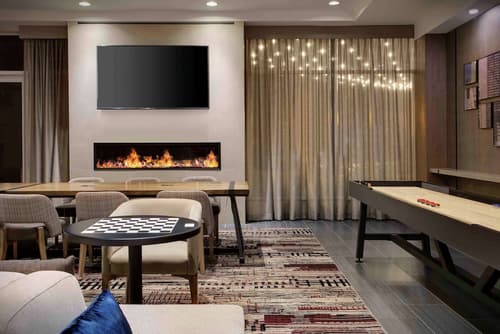 DoubleTree by Hilton Chicago Midway Airport, Lobby