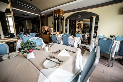 Coral Hotel, Restaurant