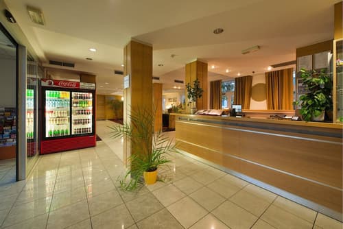 EA Hotel Populus, Reception