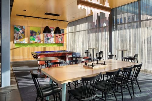 Aloft Minneapolis, Lobby