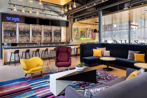 Aloft Minneapolis, Lobby