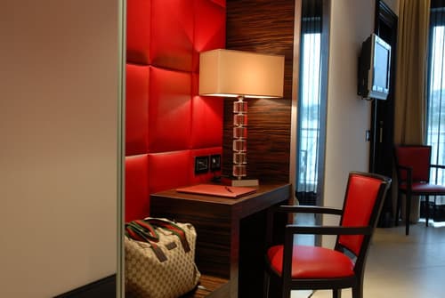 Hotel Excelsior, Room