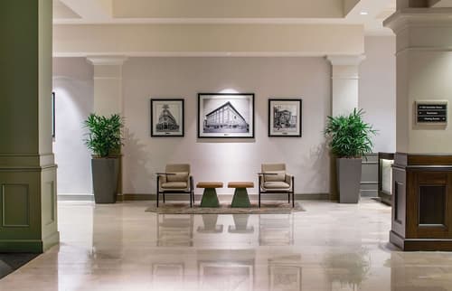 Hilton Richmond Downtown, Lobby