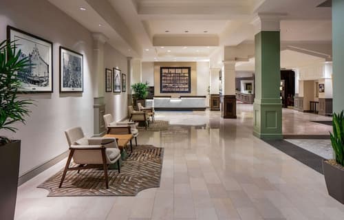 Hilton Richmond Downtown, Lobby