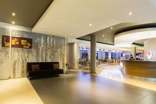 Holiday Inn Express Sandton Woodmead by IHG, Lobby