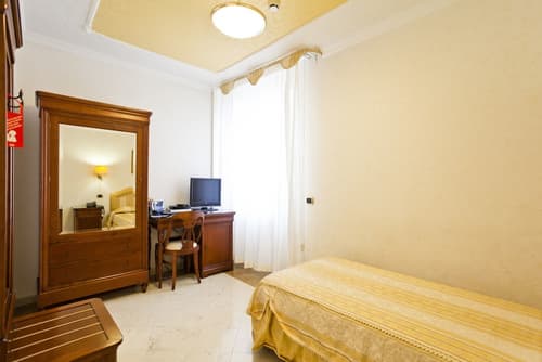 Mariano IV Palace Hotel, Room