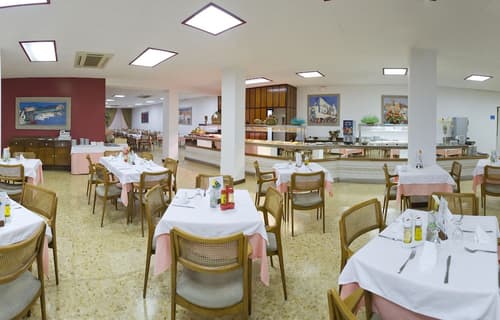 Hotel Tropical, Restaurant