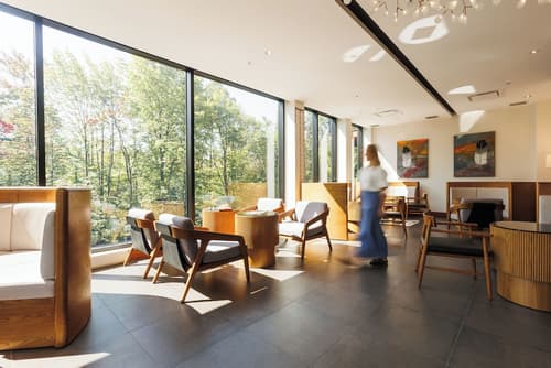 Hôtel-Musée Premières Nations, Reception