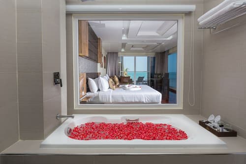 Royal Beach Boutique Resort & Spa, Room