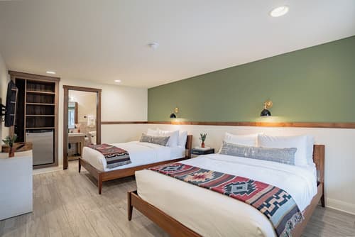Petty Ranch Inn