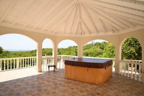 Retreat Guesthouse Luxury Suites