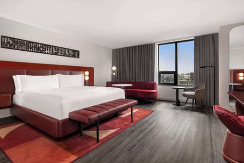 Revery Toronto Downtown, Curio Collection by Hilton, Room
