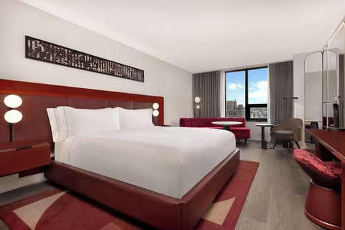 Revery Toronto Downtown, Curio Collection by Hilton, Room