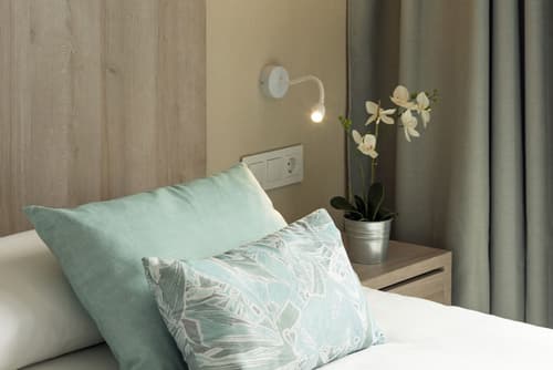 Ona Palmira Paguera, Room