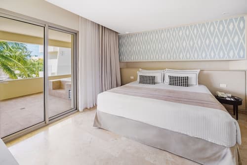 Privilege Aluxes Isla Mujeres Adults Only, Room