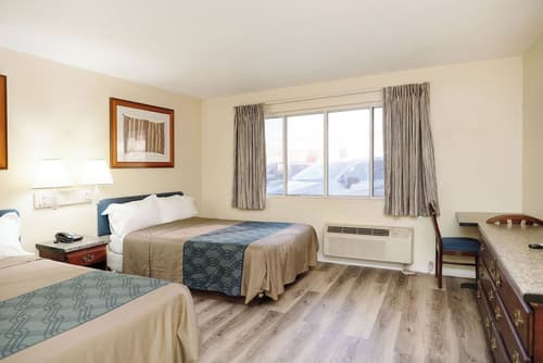 Central Phoenix Hotel