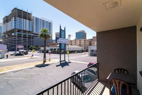 Central Phoenix Hotel