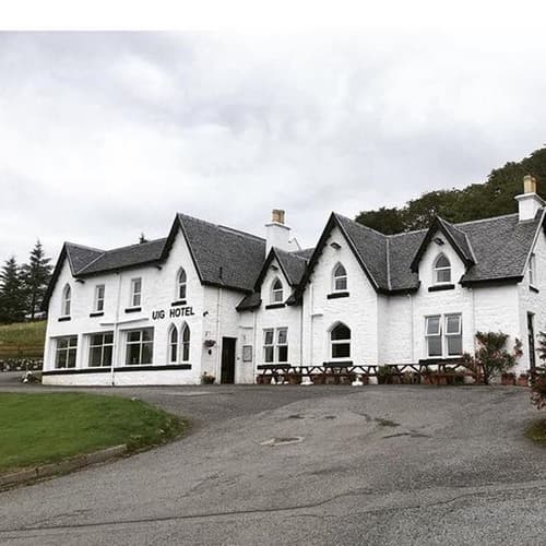 Uig Hotel, Exterior