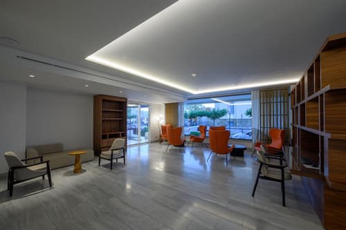 Pharae Palace Hotel, Lobby lounge