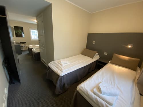 Enter Viking Hotel, Room