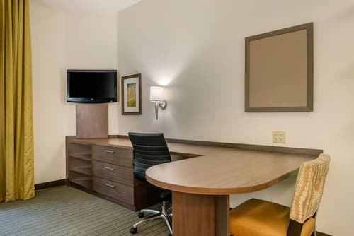 Candlewood Suites Fort Myers Sanibel Gateway by IHG, Room