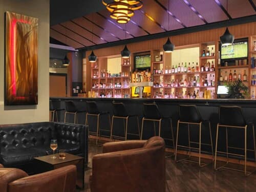 Moonrise Hotel, Lounge