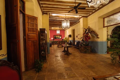 El Mesón del Marqués, Lobby sitting area