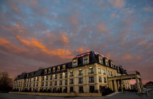 Hotel Brossard, an Ascend Collection Hotel