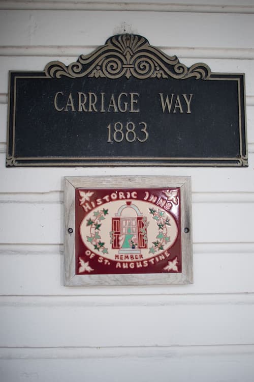 Carriage Way Inn, Reception