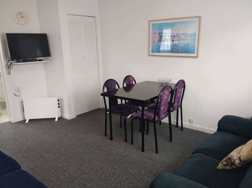 Queens Park Motels, Room