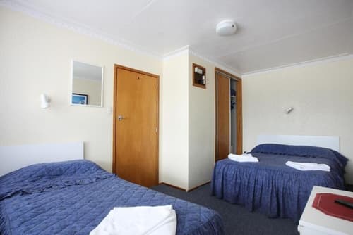 Queens Park Motels, Room