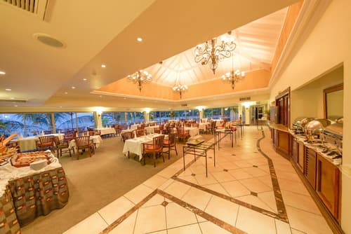 Lake Kivu Serena Hotel, Restaurant