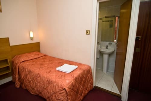 Alexandra Hotel, Room