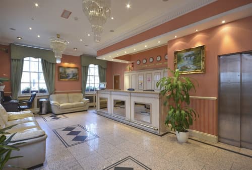 Alexandra Hotel, Lobby