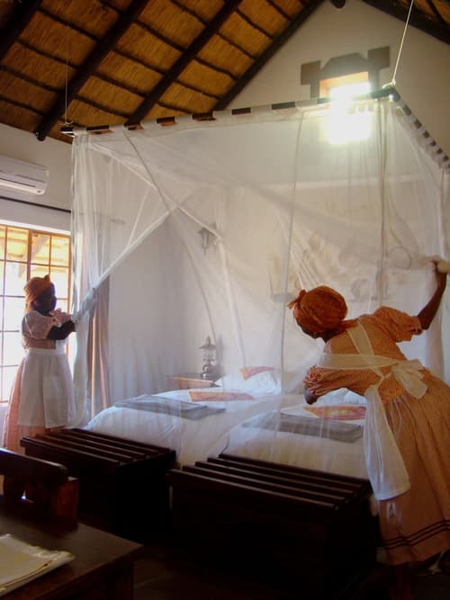 Canyon Village, Room