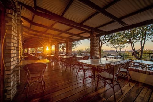 Etosha Safari Lodge, Outdoor dining