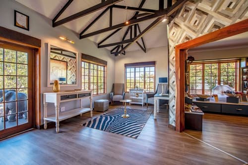 Etosha Safari Lodge, Interior entrance