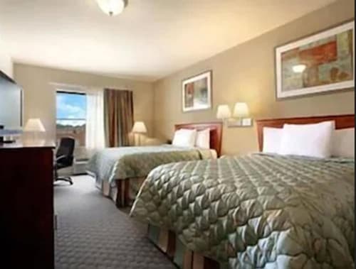 Days Inn by Wyndham Downtown St. Louis, Room