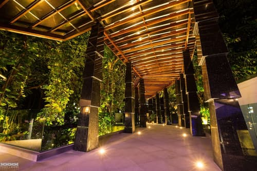 Peace Laguna Resort & Spa, Interior entrance