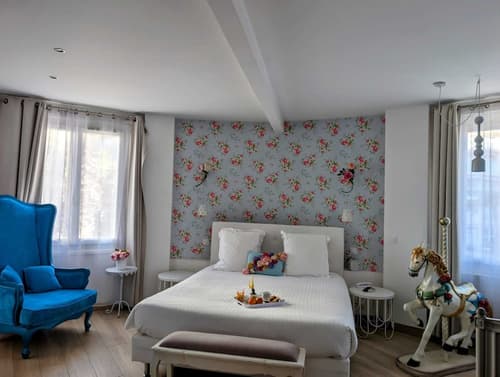 Hotel Mademoiselle, Room